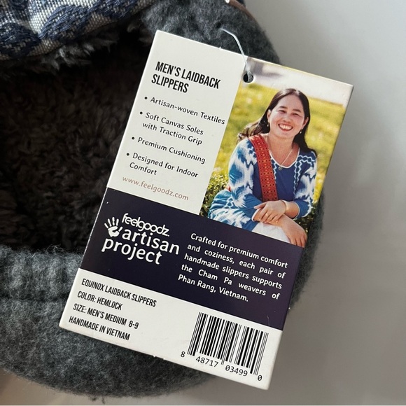 Feel Goodz • NWT Men’s Gray Patterned Slippers - Picture 4 of 5